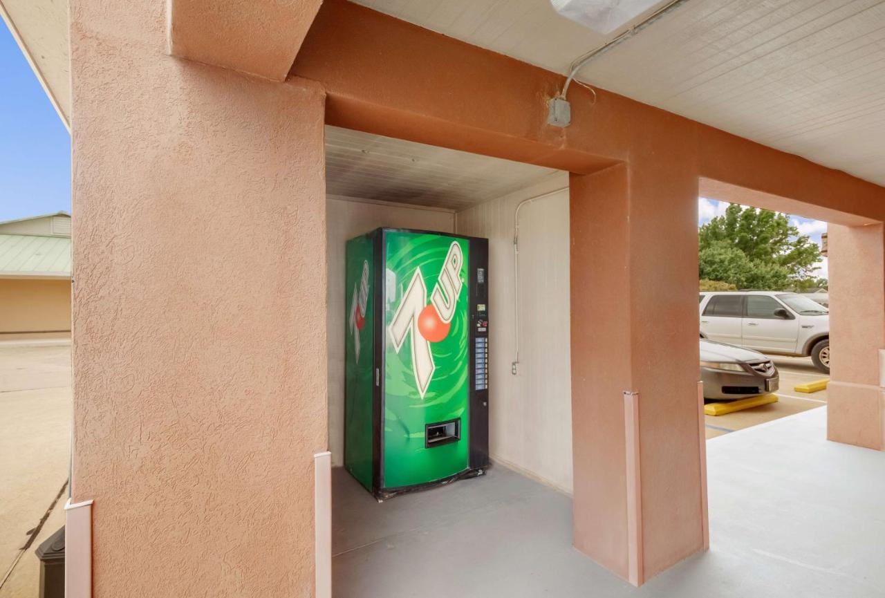 アメリカズ ベスト バリュー イン ロックデール Rockdale エクステリア 写真